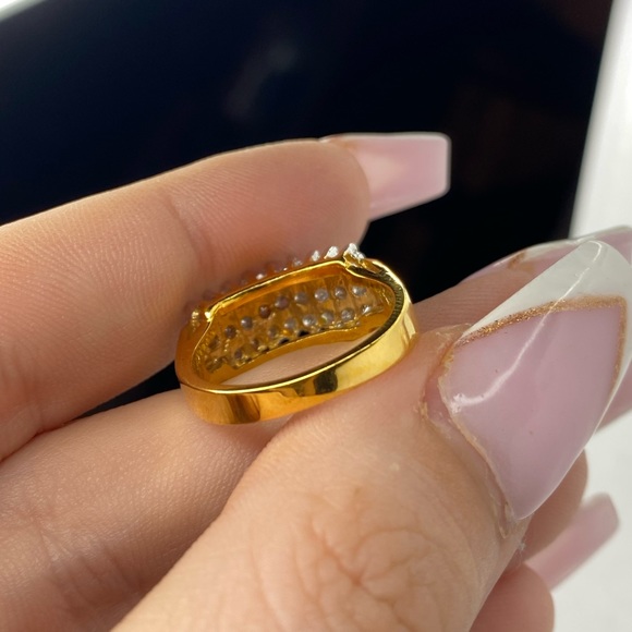 Vintage Gold Tone EDCO faux diamond ring - Picture 3 of 8